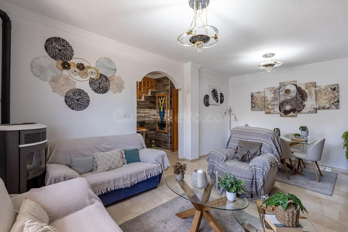 Casa en Cullar Vega con todas las comodidades a tu alcance. - foto 5