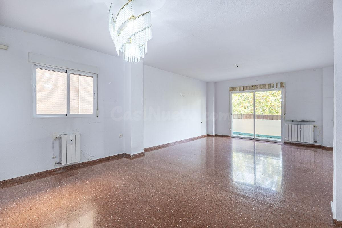 Piso con plaza de garaje cerrada junto a La Inmaculada, fren - foto 2