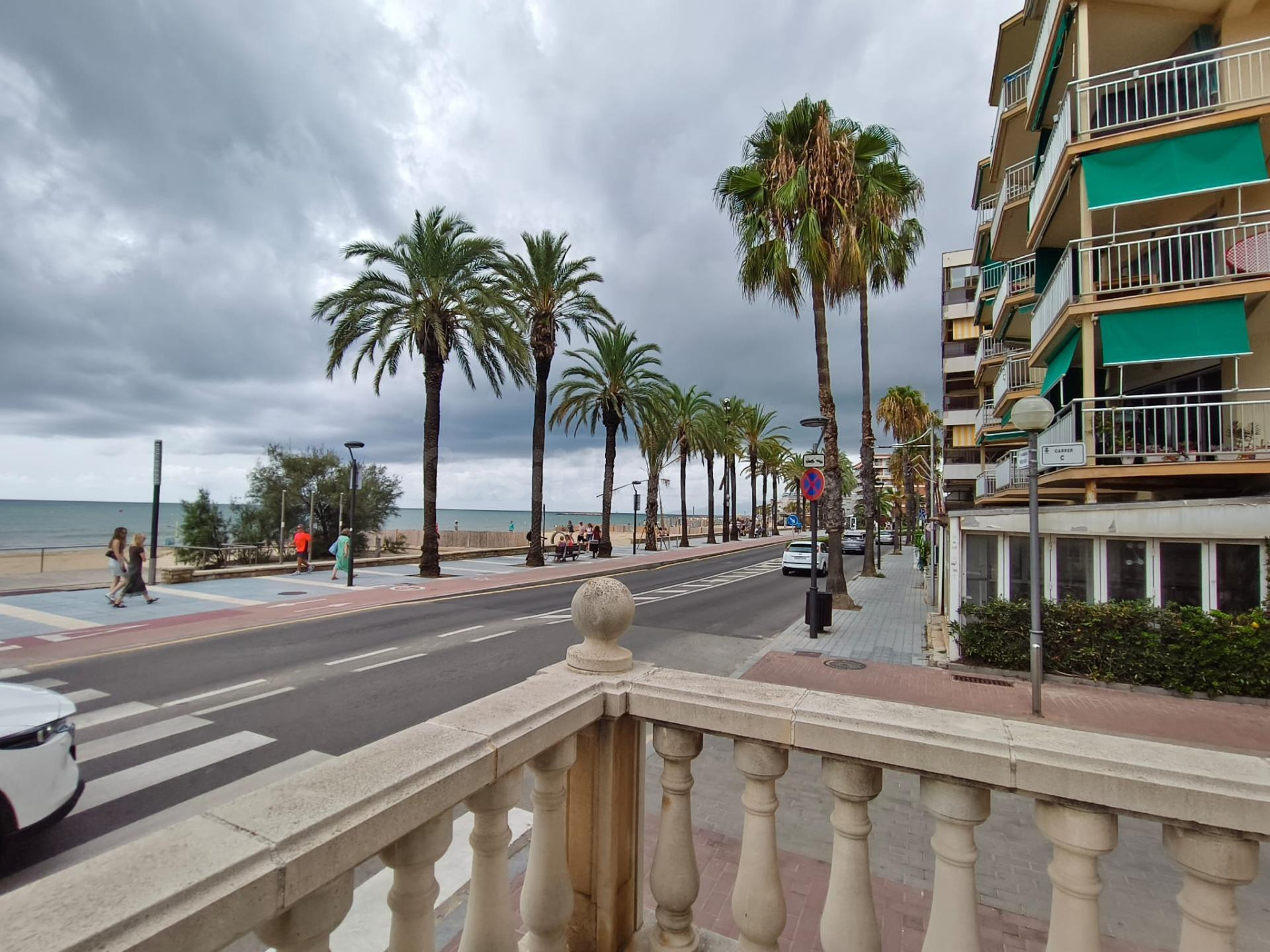 PRIMERA LÍNEA REAL EN SALOU: LICENCIA TURÍSTICA VIGENTE + TE - foto 2
