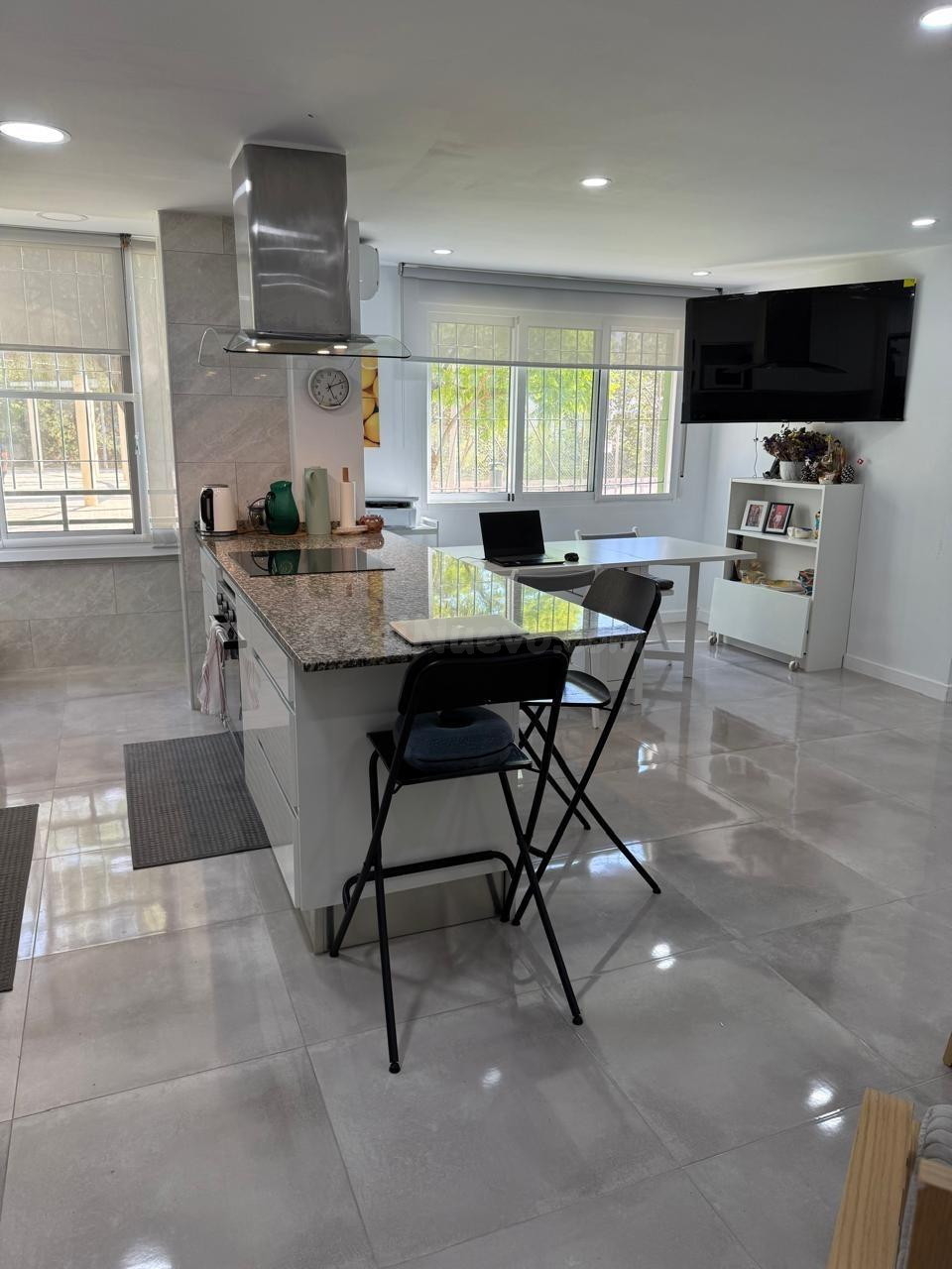Piso Reformado en Planta Baja – Plaza del Mediterráneo - foto 3