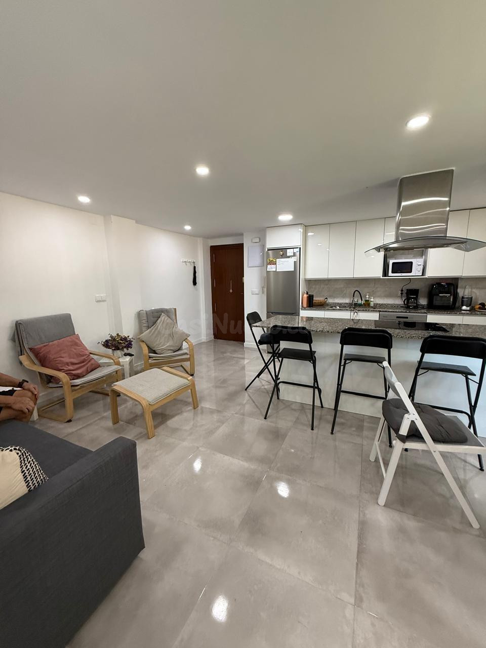 Piso Reformado en Planta Baja – Plaza del Mediterráneo - foto 4