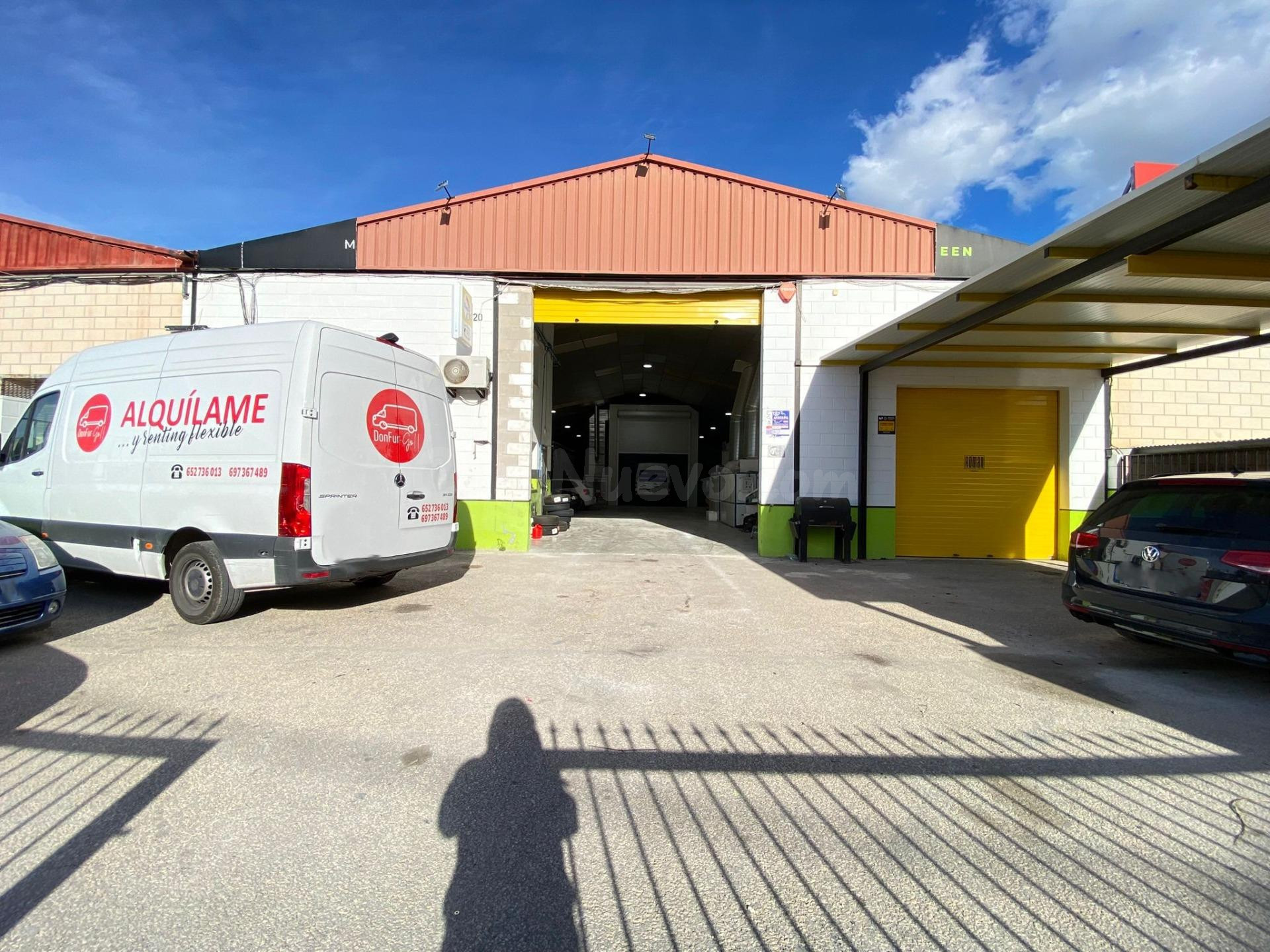 SE VENDE NAVE INDUSTRIAL EN PLENO FUNCIONAMIENTO EN EL PLA D