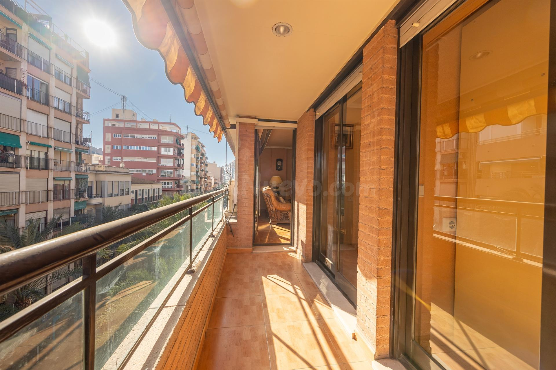 Espacio, luz y ubicación inmejorable: tu nuevo hogar en el c - foto 2