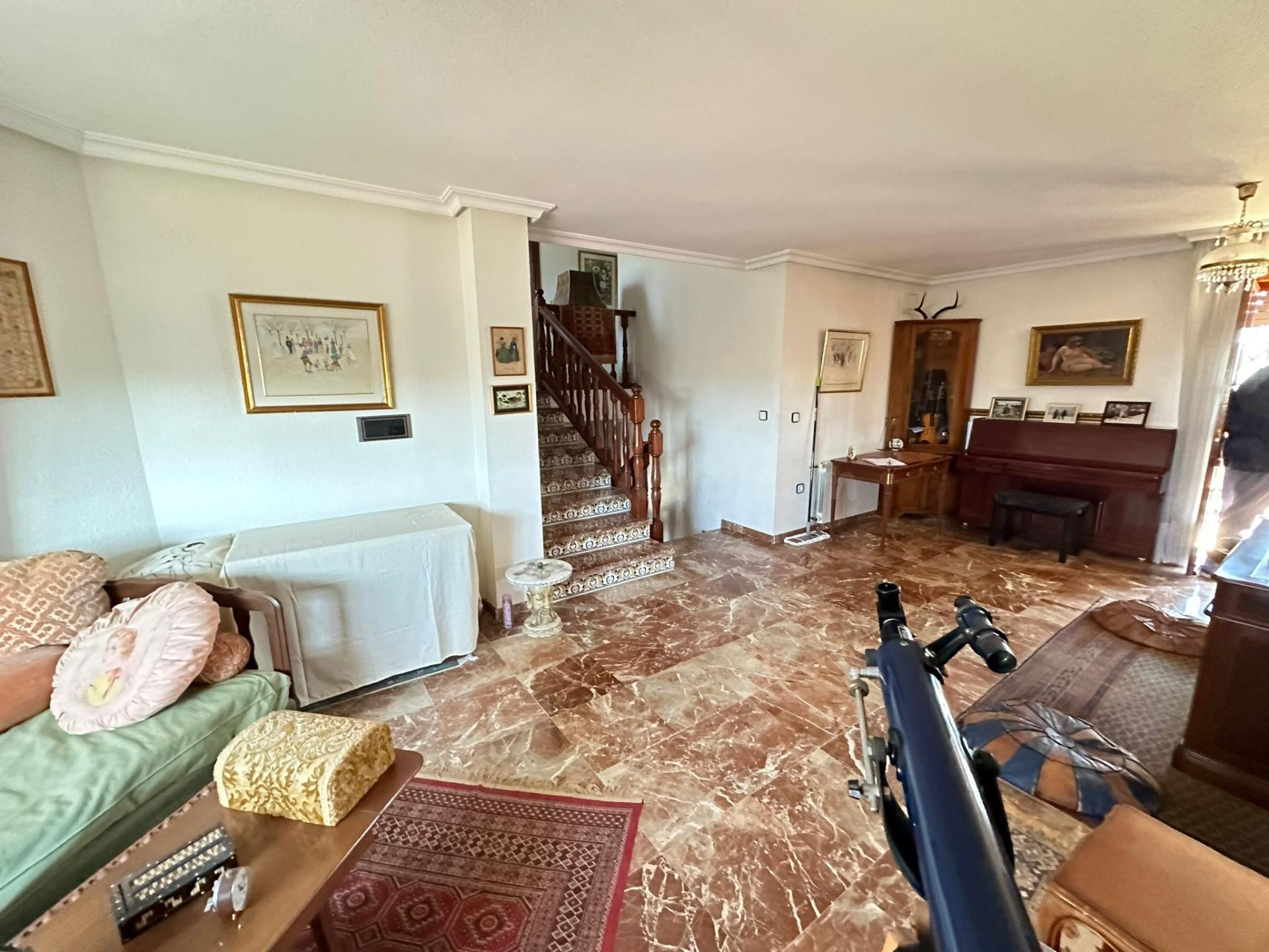 Espectacular chalet en Las Paulinas con vistas despejadas - foto 4