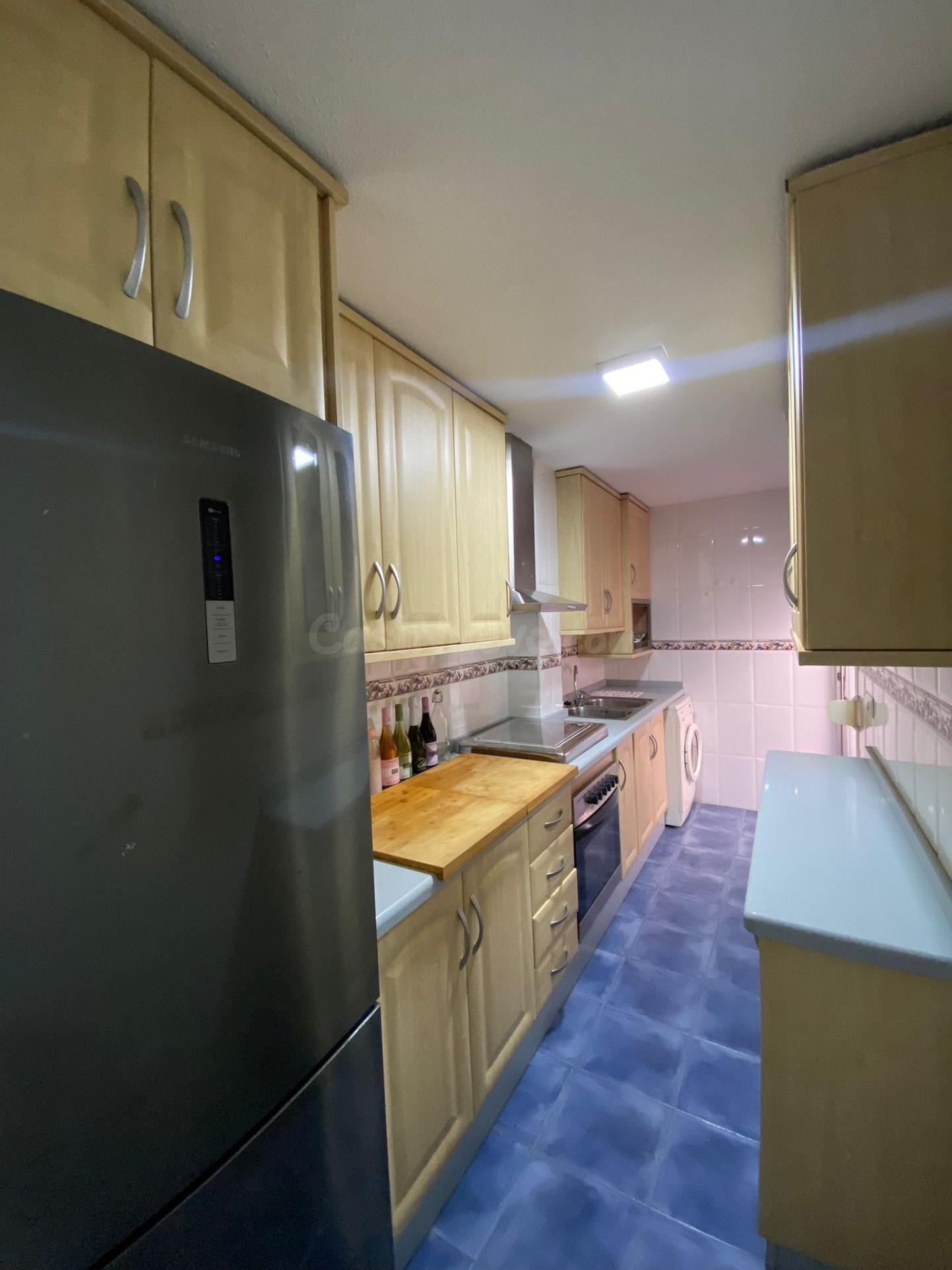 Amplio apartamento de 3 habitaciones en zona consolidada de 