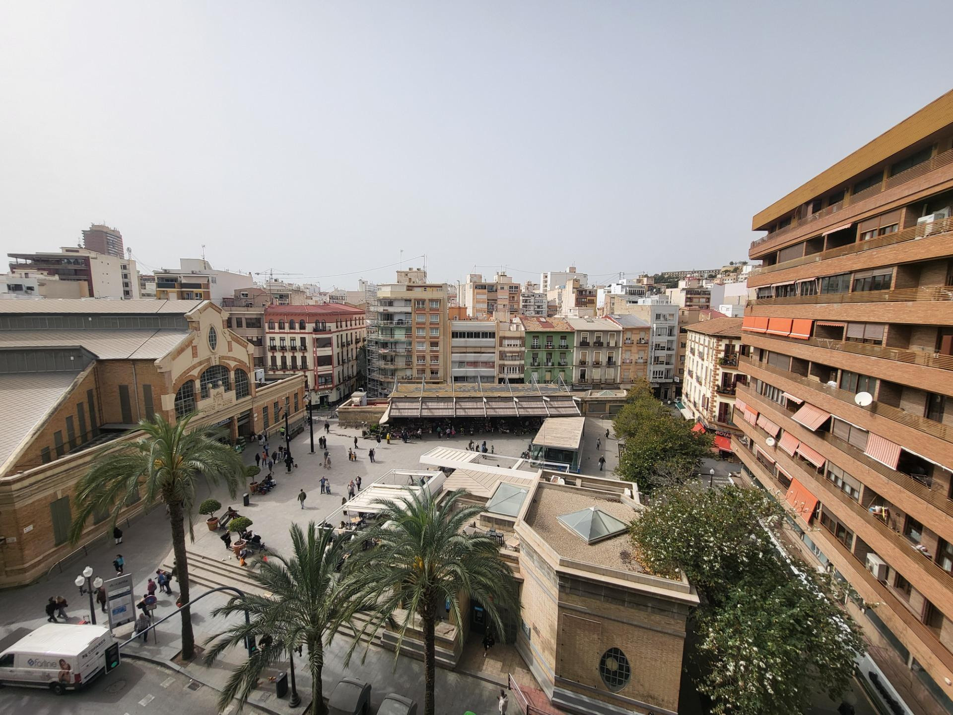 Despierta en el corazón de Alicante: Tu nuevo Hogar frente a - foto 2