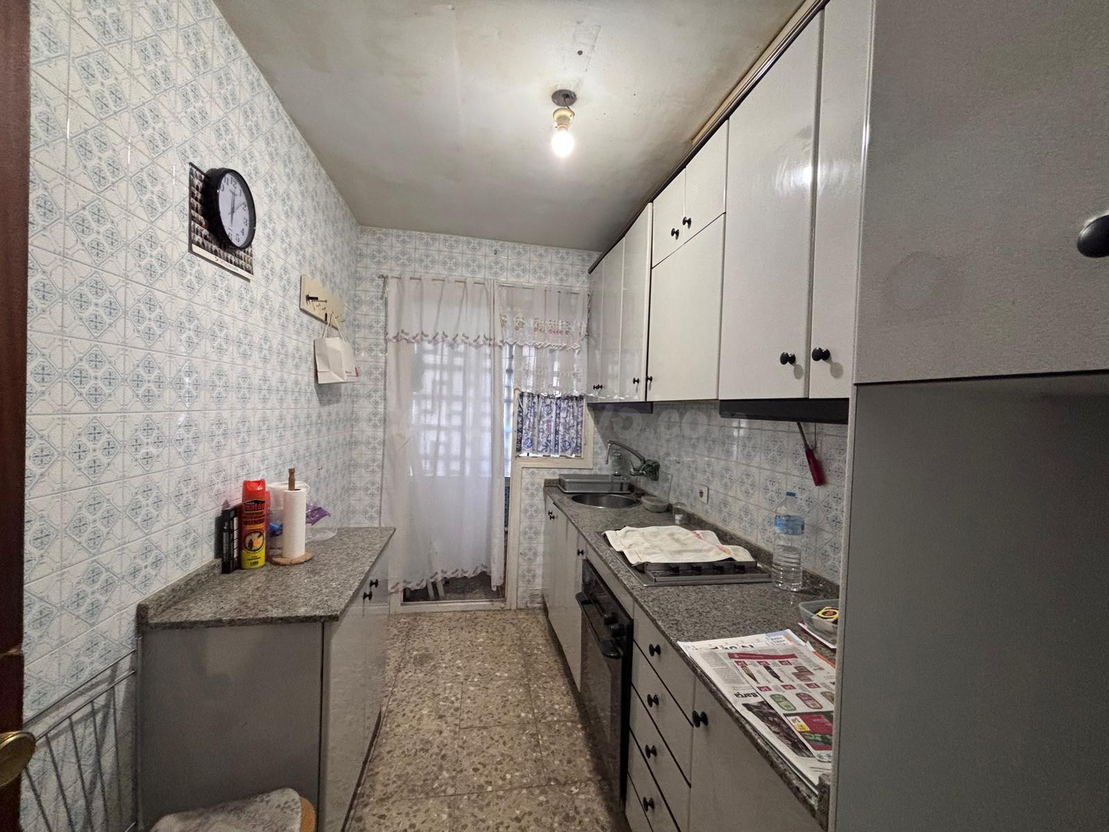 Amplio Apartamento en Altozano, Alicante - Ideal para Entrar - foto 2