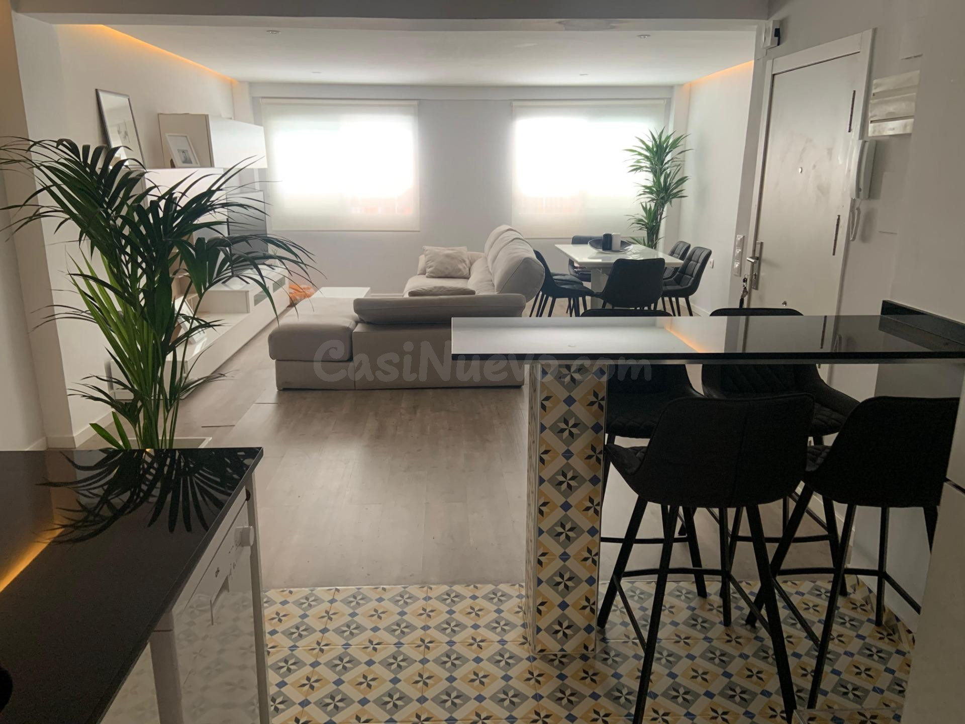 ✨ Vivienda Reformada en Alicante con Garaje – Lista para Dis - foto 2