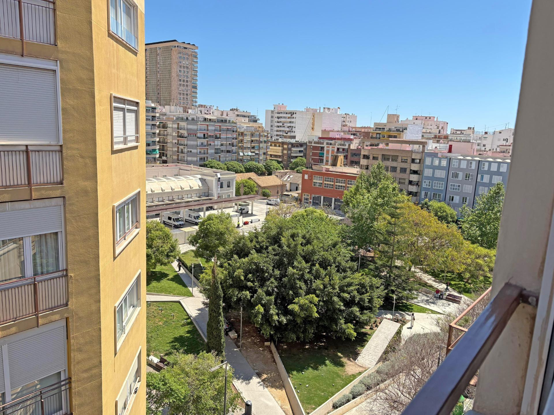 ️ Luz, amplitud y vida urbana en Plaza Séneca ✨ - foto 4