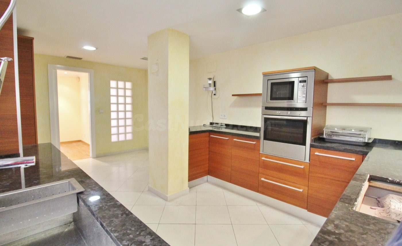 Maravillosa vivienda junto al Corte Inglés. Ahora en oferta. Llámanos.