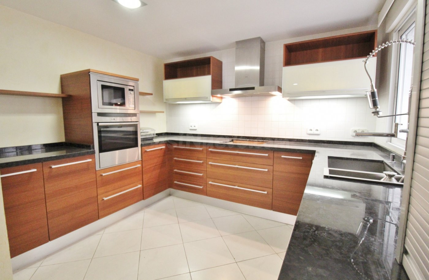 Maravillosa vivienda junto al Corte Inglés. Ahora en oferta. - foto 2