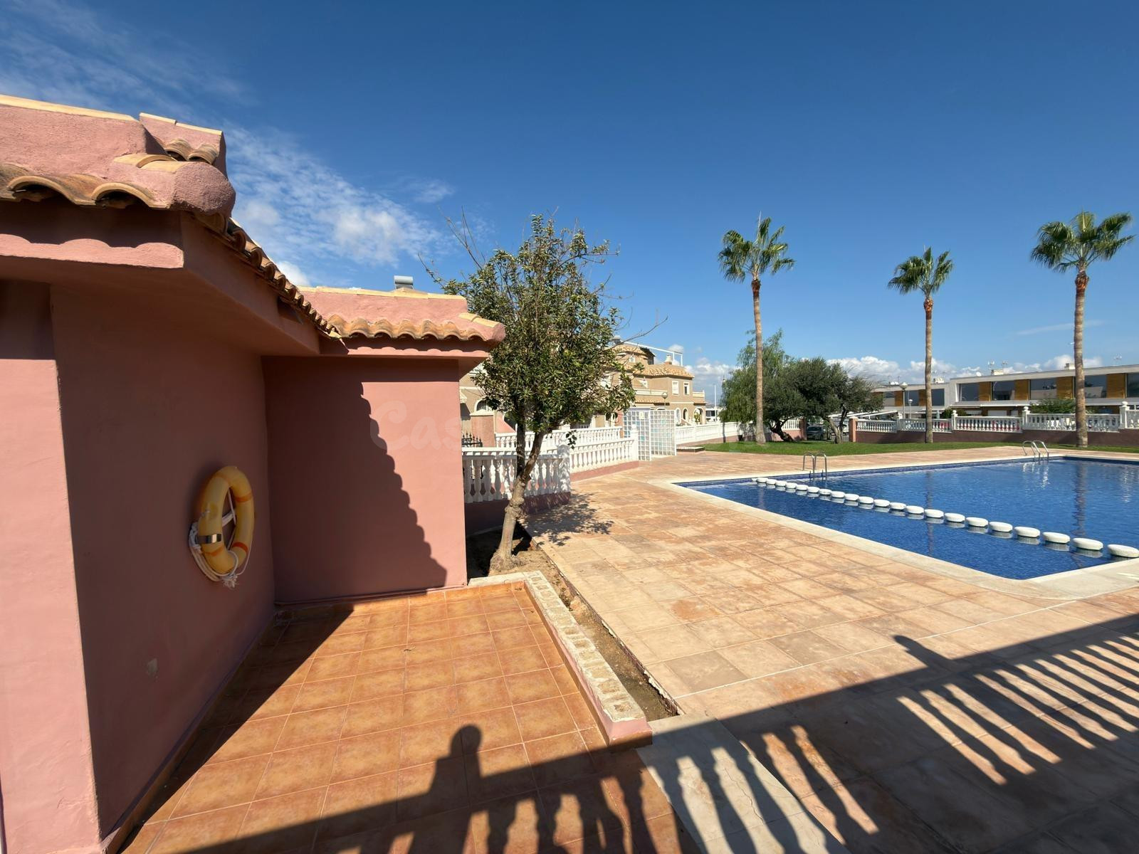 Encantador Bungalow en Monte y Mar: Tu Refugio Mediterráneo - foto 2