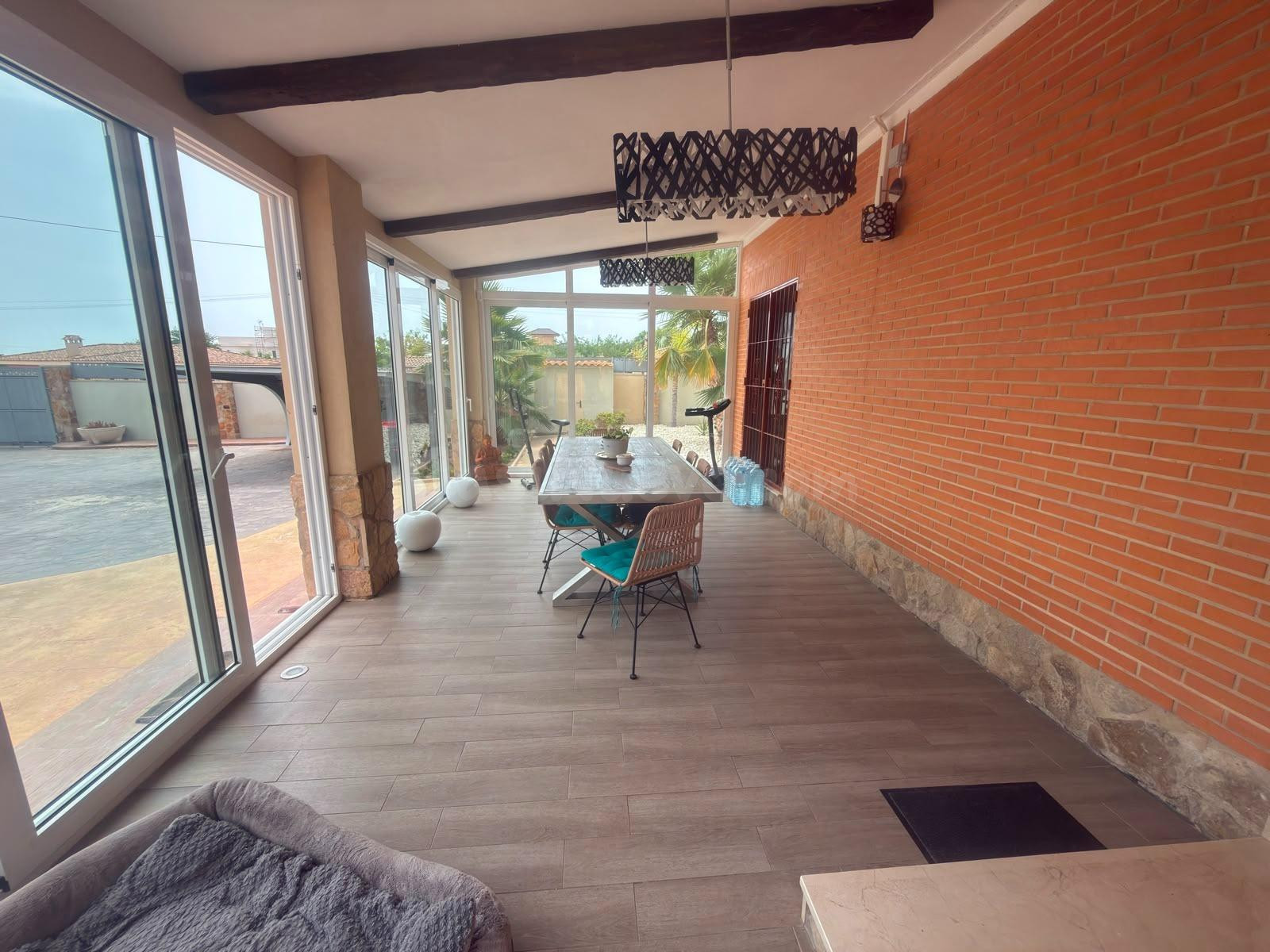 Exquisita Villa en La Alcoraya: Un Oasis de Lujo y Confort - foto 2
