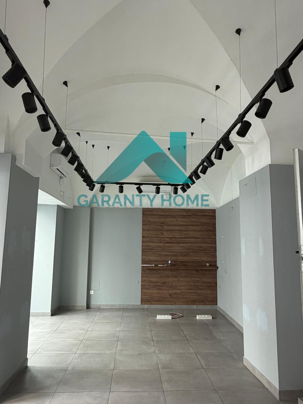 EDIFICIO COMERCIAL EN ALQUILER Y VENTA EN PINTORES ✨ - foto 2