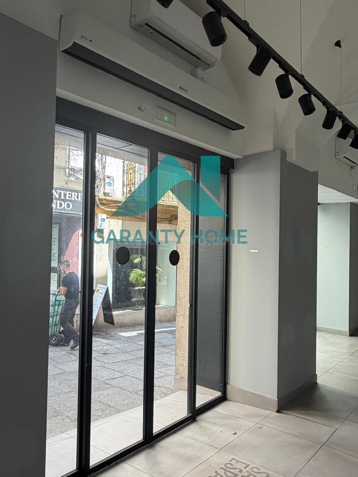 EDIFICIO COMERCIAL EN ALQUILER Y VENTA EN PINTORES ✨ - foto 3
