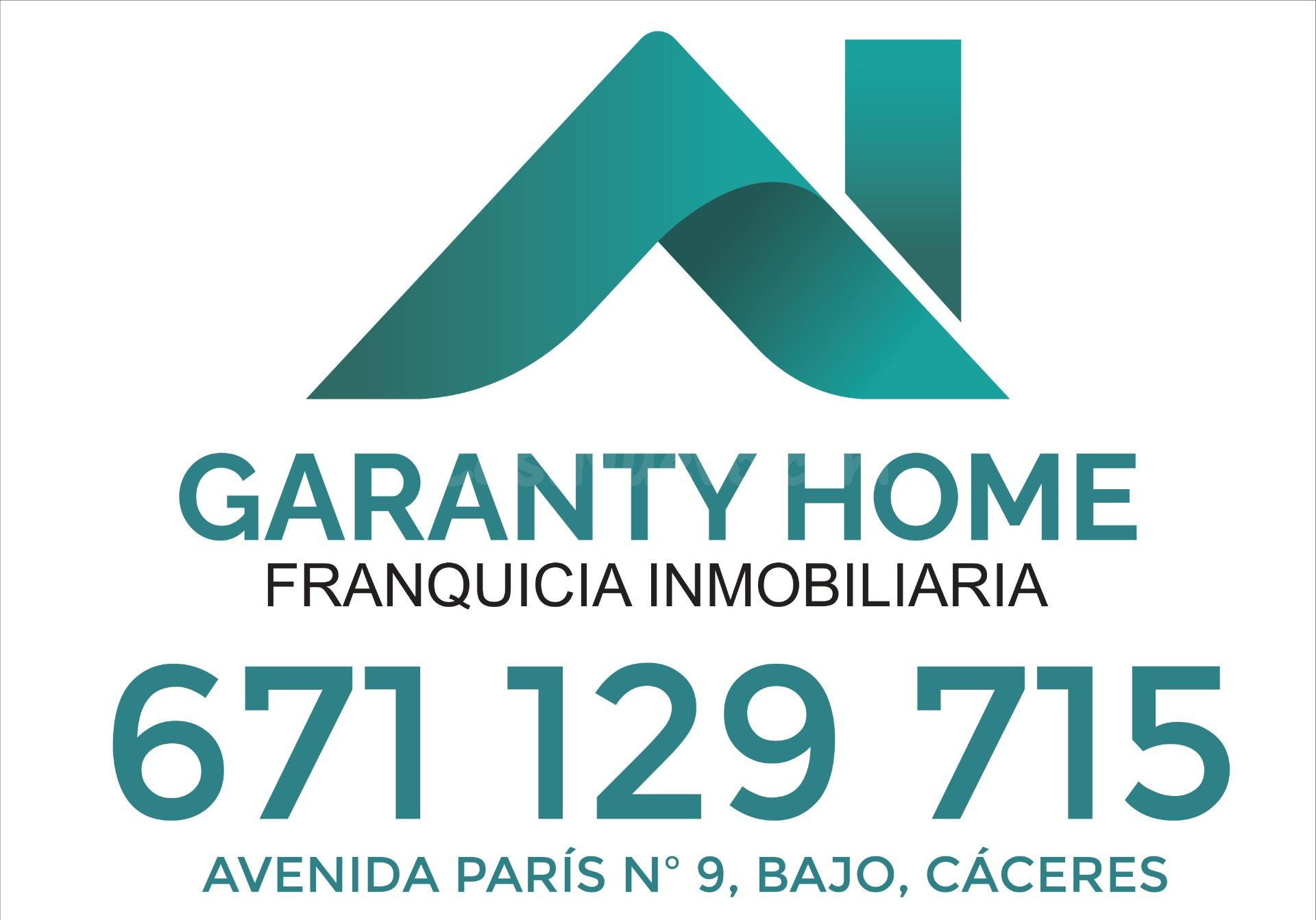 Se alquila local en La Cañada
