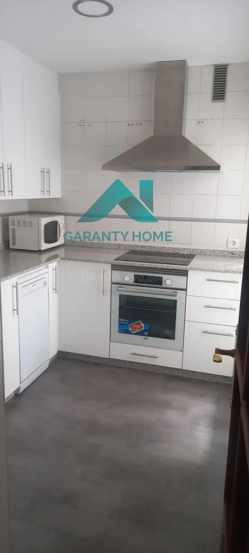 ¡AMPLIO PISO AMUEBLADO EN ZONA CÁNOVAS! ️✨ - foto 3