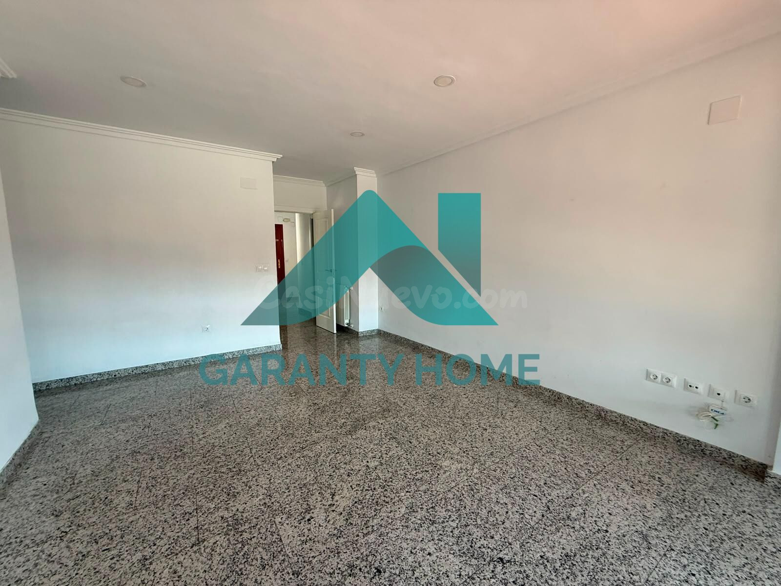 ¡PISO EN ALQUILER EN ZONA CÁNOVAS SIN AMUEBLAR! ✨