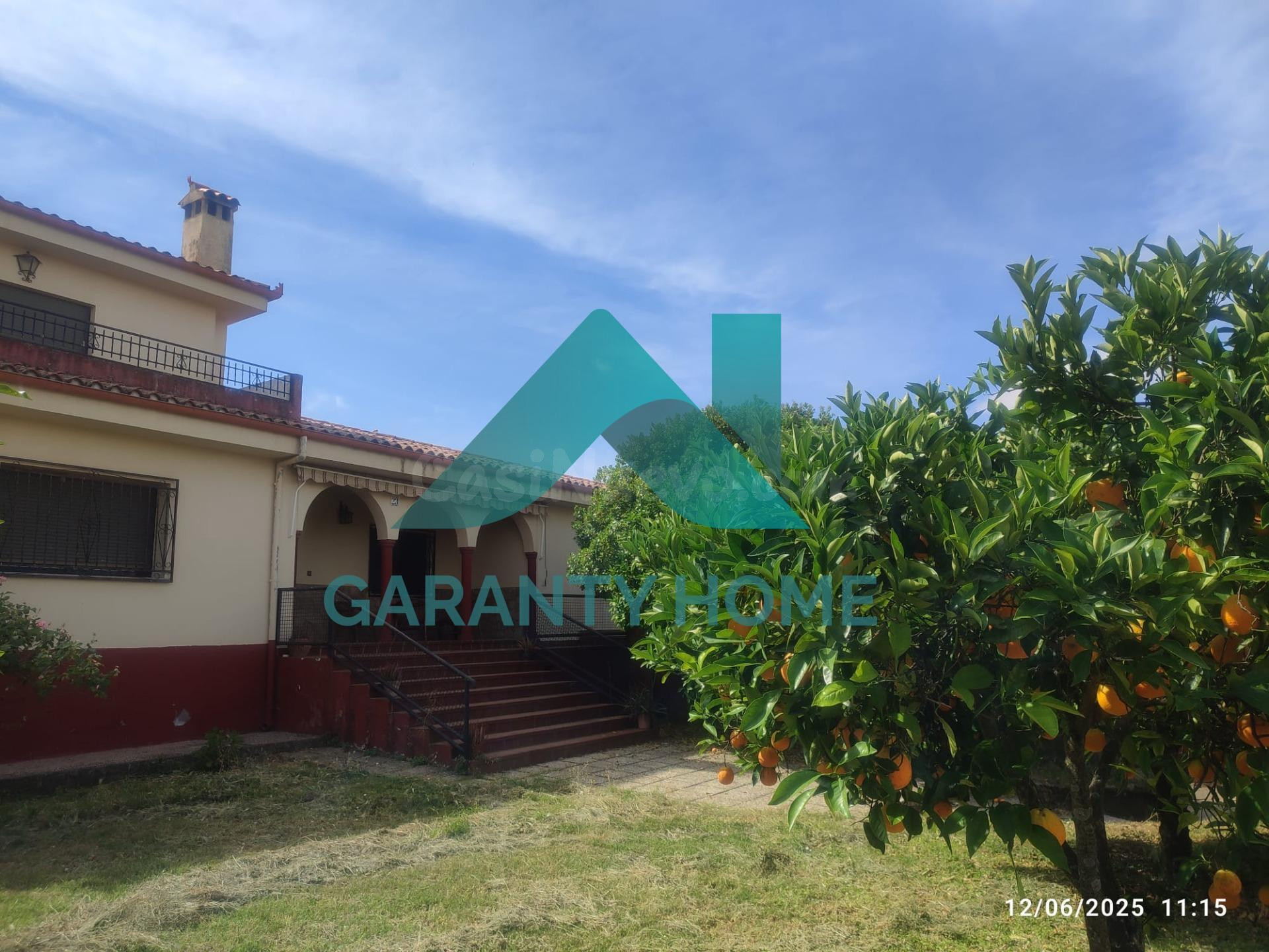 ¡ESPECTACULAR CHALET EN VENTA EN VILLA DEL CAMPO! ✨ - foto 4