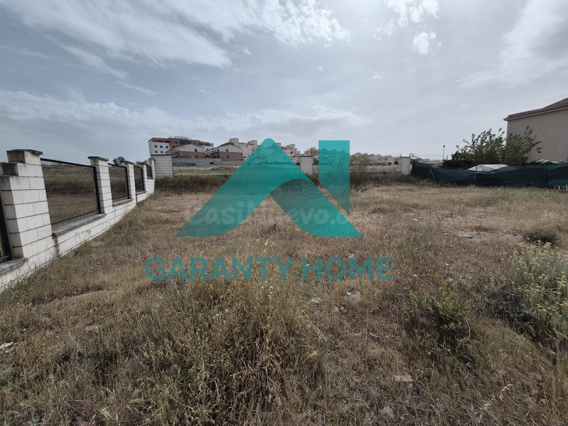 PARCELA URBANIZABLE EN VENTA – CALLE MARGARITAS, CÁCERES ✨