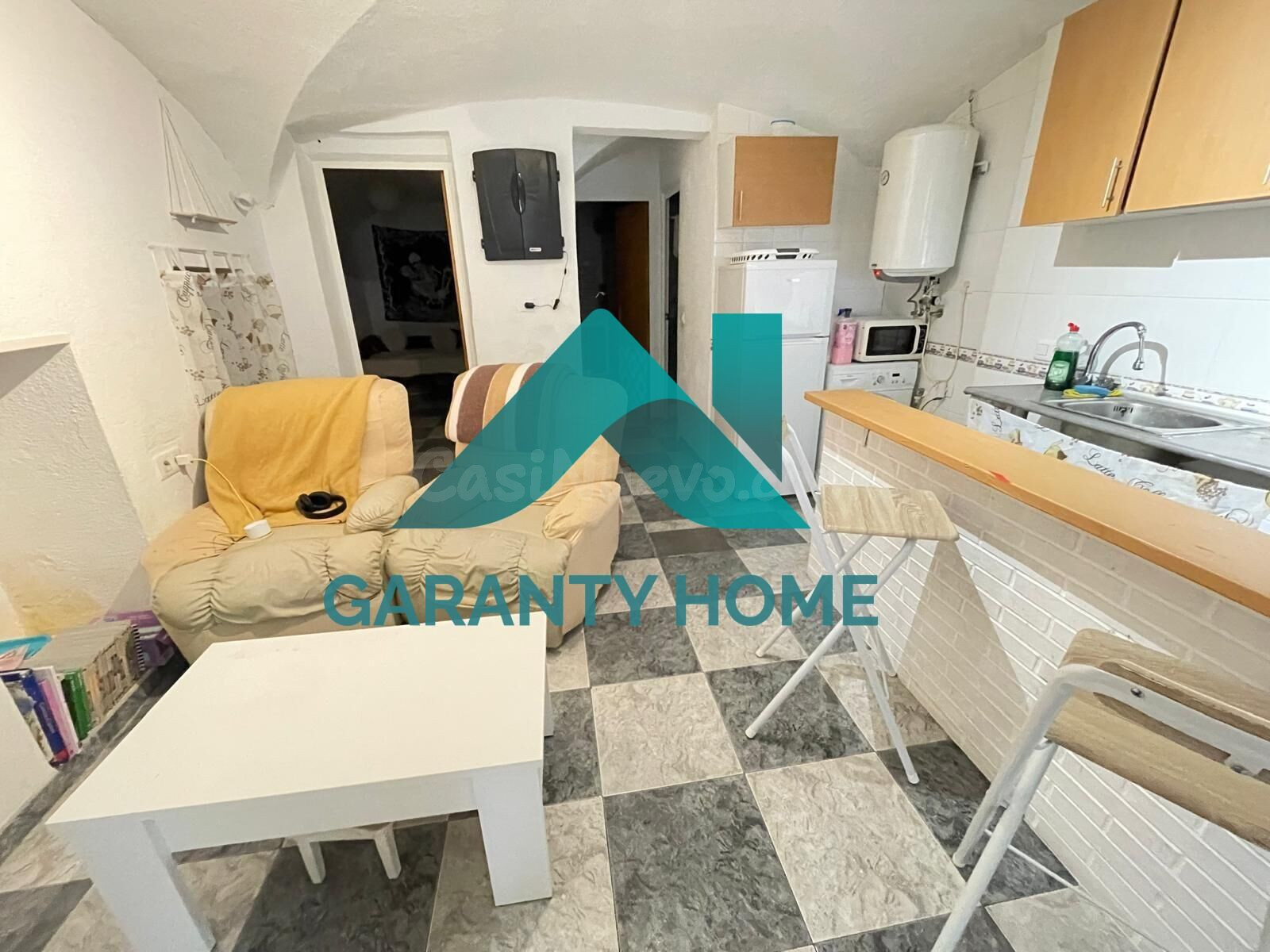 ¡CASA EN VENTA EN LA PARTE ANTIGUA DE CÁCERES! ✨ - foto 2