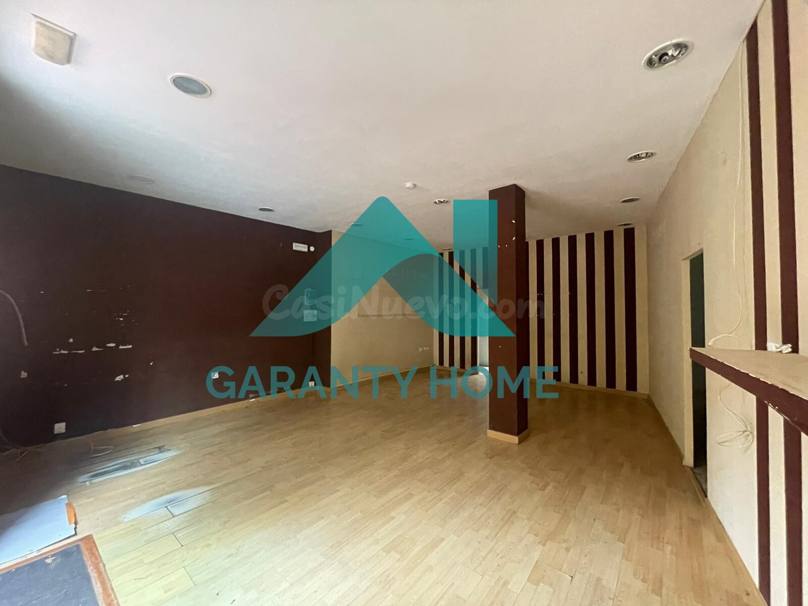SE VENDE O SE ALQUILA LOCAL EN PLAZA BRUSELAS - foto 2