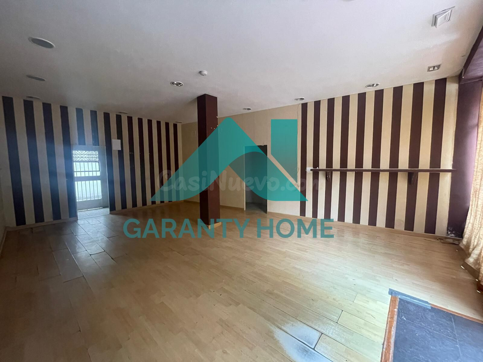 SE VENDE O SE ALQUILA LOCAL EN PLAZA BRUSELAS - foto 4