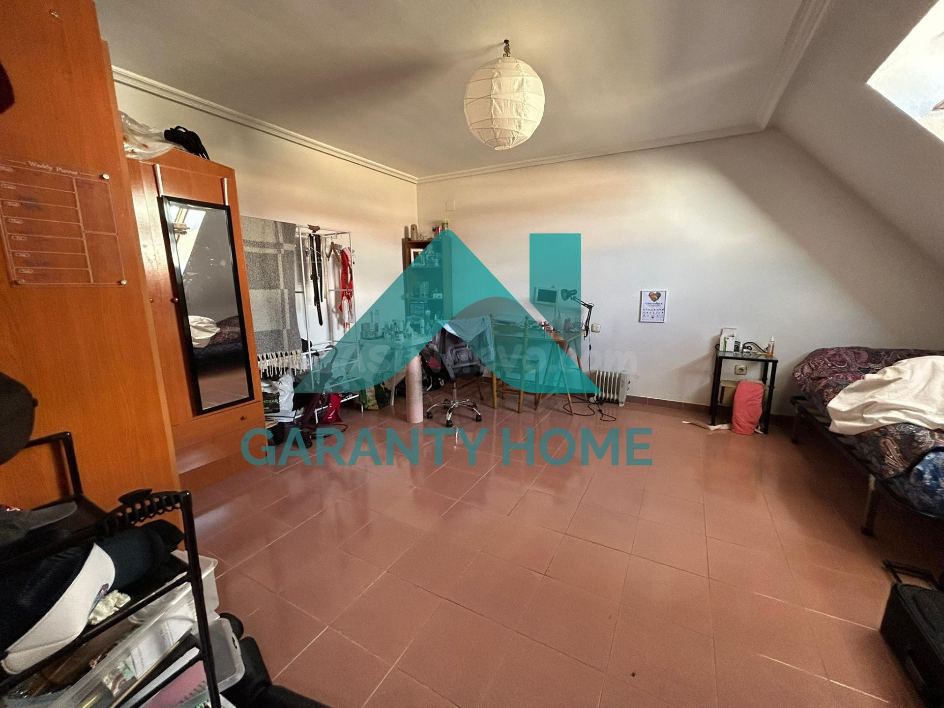 ¡SE VENDE AMPLIO DÚPLEX EN PLENO CENTRO DE CÁCERES SE ADMITE - foto 4