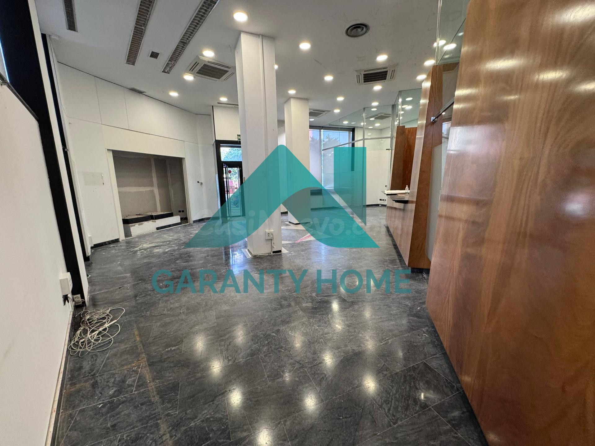 SE VENDE LOCAL COMERCIAL EN AVENIDA VIRGEN DE GUADALUPE (CÁC - foto 2