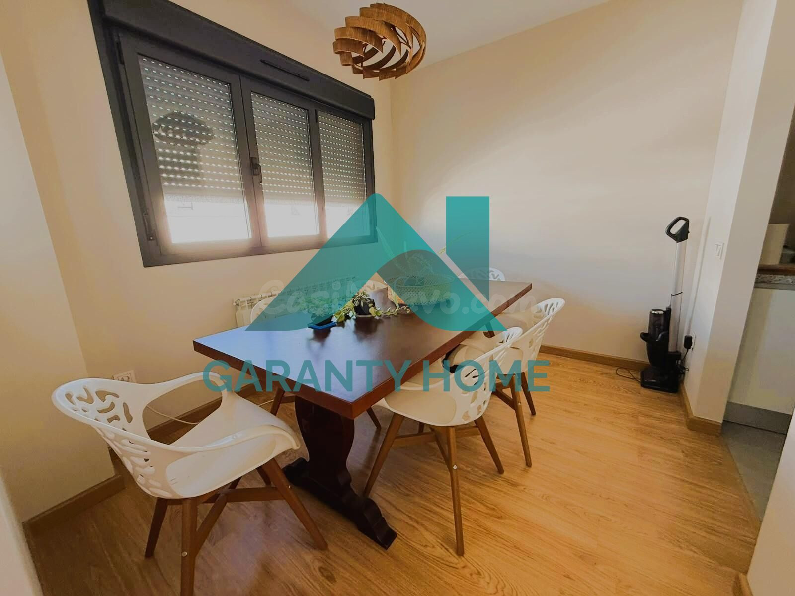 ¡PISO REFORMADO CON PISCINA, PÁDEL, GARAJE Y TRASTERO! - foto 3