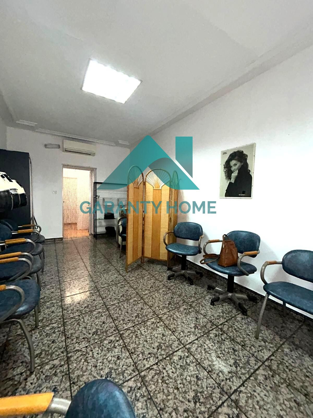 ¡LOCAL COMERCIAL EN LA MADRILA – PLAZA DE BRUSELAS, CÁCERES! - foto 4