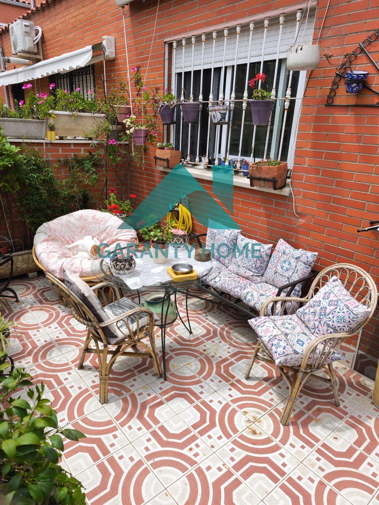 ¡CHALET ADOSADO EN RESIDENCIAL GREDOS – CÁCERES! ✨
