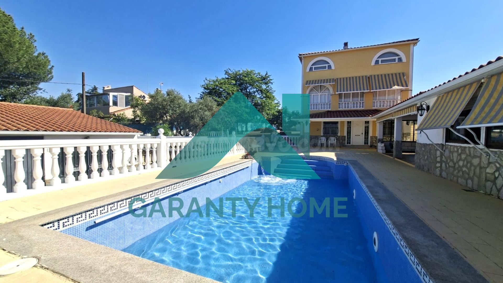 ESPECTACULAR CHALET EN VENTA – ENTRADA DE MALPARTIDA DE CÁCERES ✨