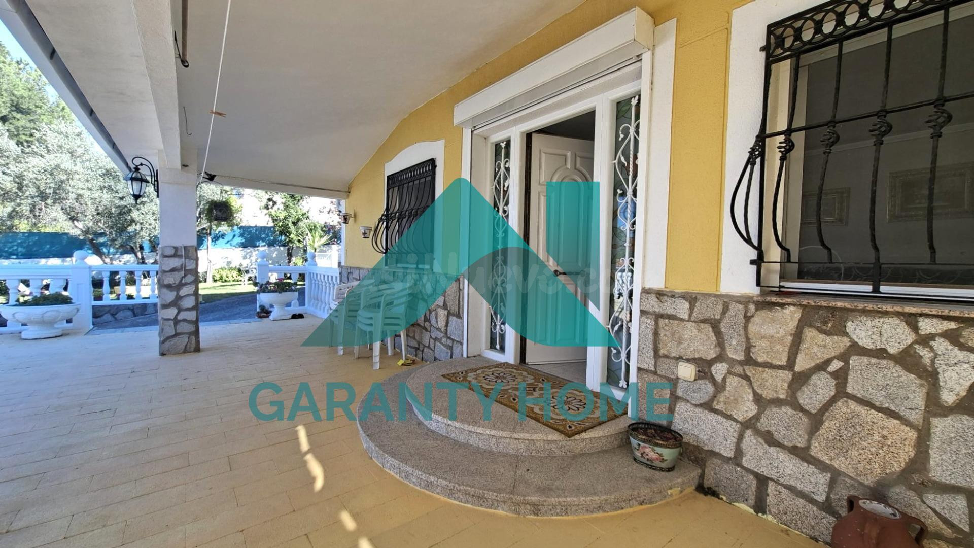 ESPECTACULAR CHALET EN VENTA – ENTRADA DE MALPARTIDA DE CÁCE - foto 2