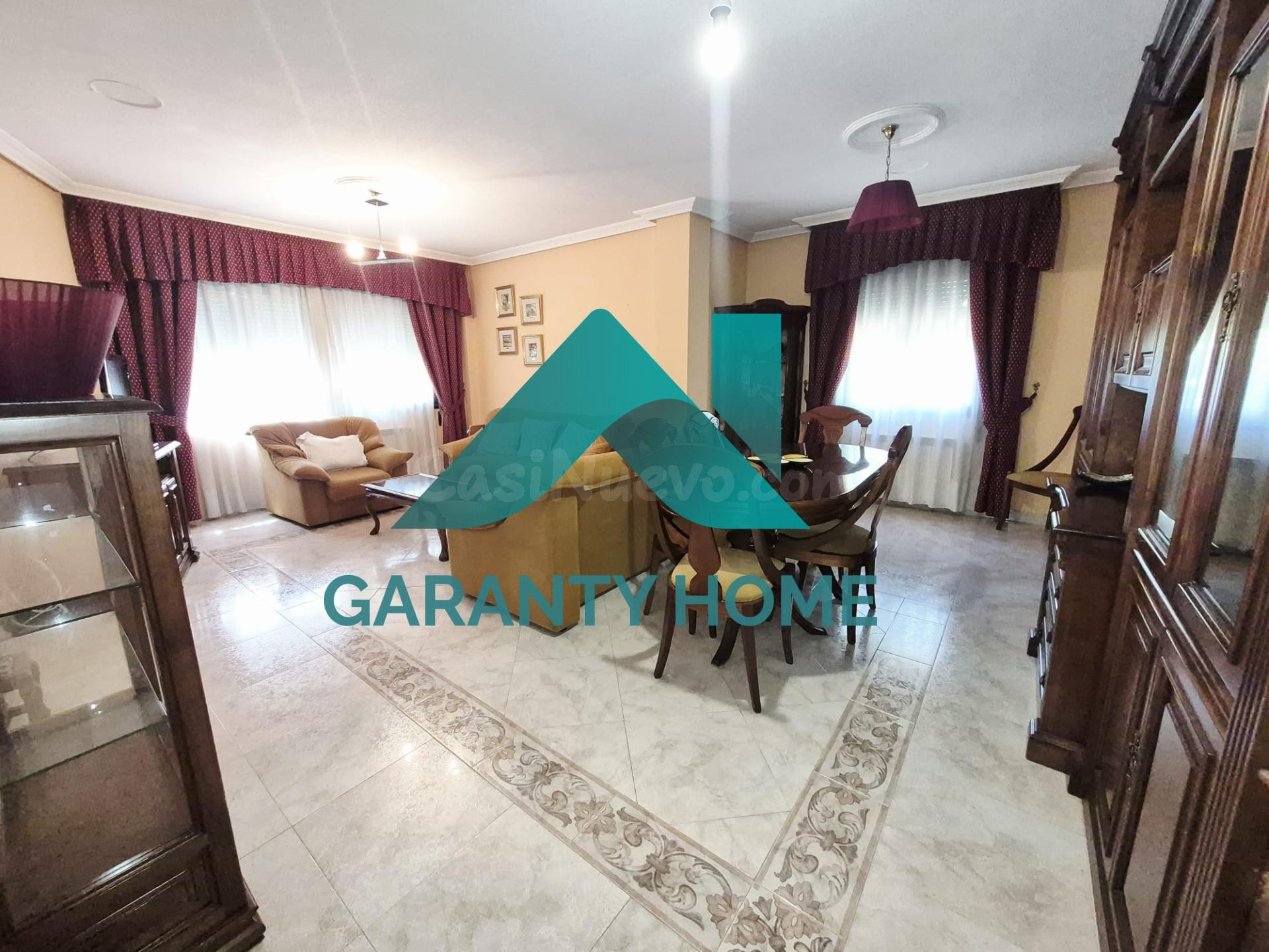 SE VENDE CASA EN R66 – AMPLIA, CON JARDÍN Y EXCELENTES PREST - foto 4