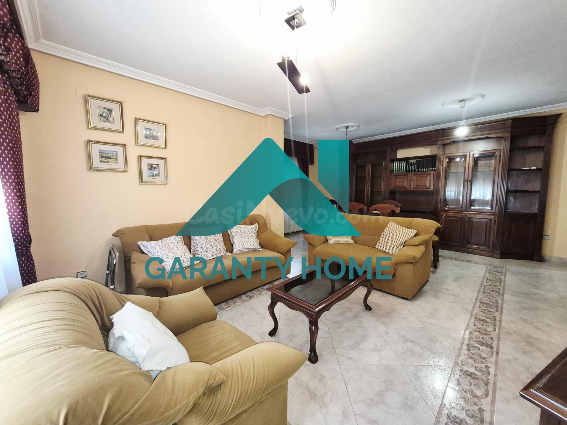 SE VENDE CASA EN R66 – AMPLIA, CON JARDÍN Y EXCELENTES PREST - foto 5