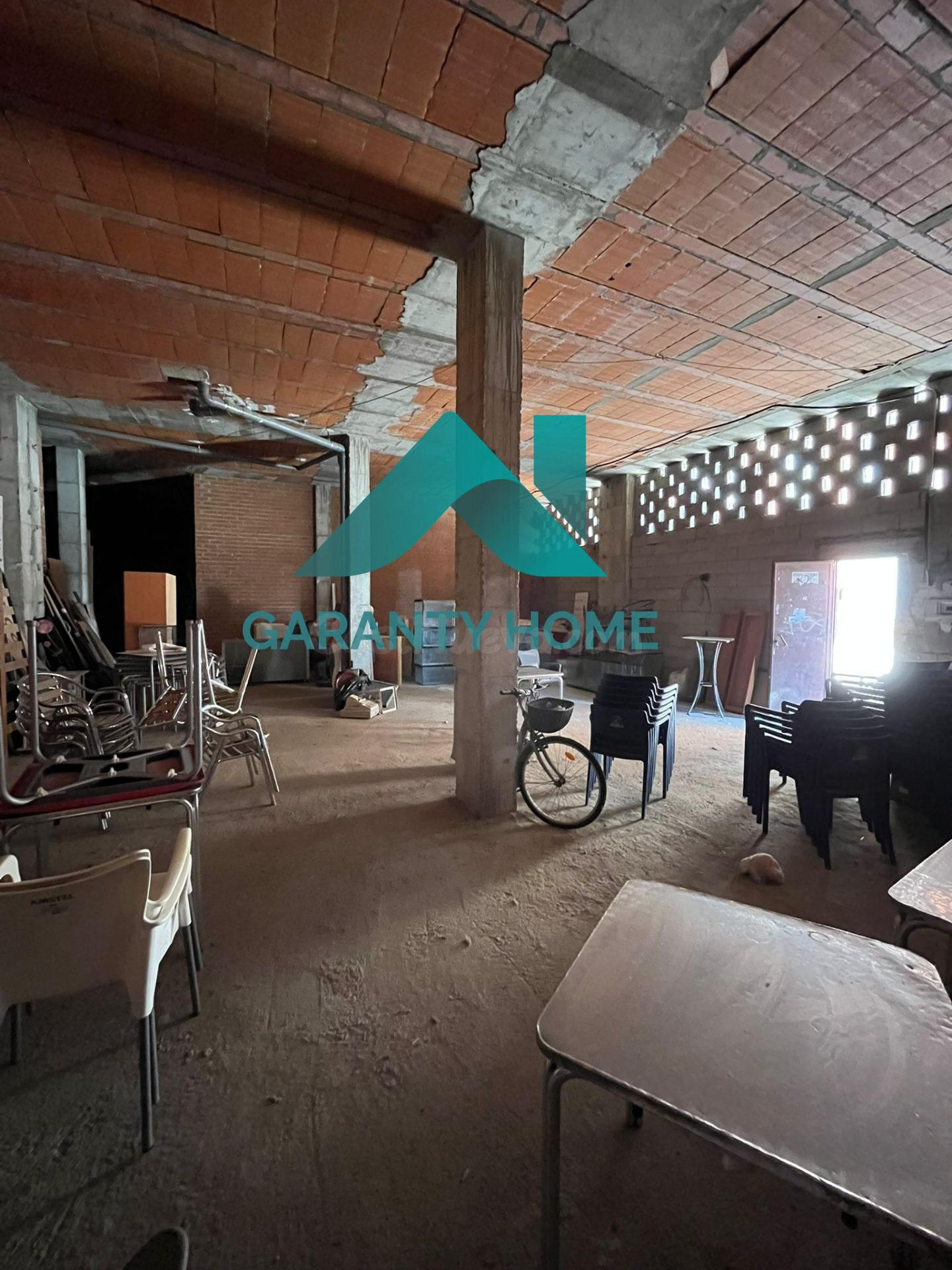 LOCAL COMERCIAL EN VENTA – ZONA AVENIDA DE LA CONSTITUCIÓN, CÁCERES ✨