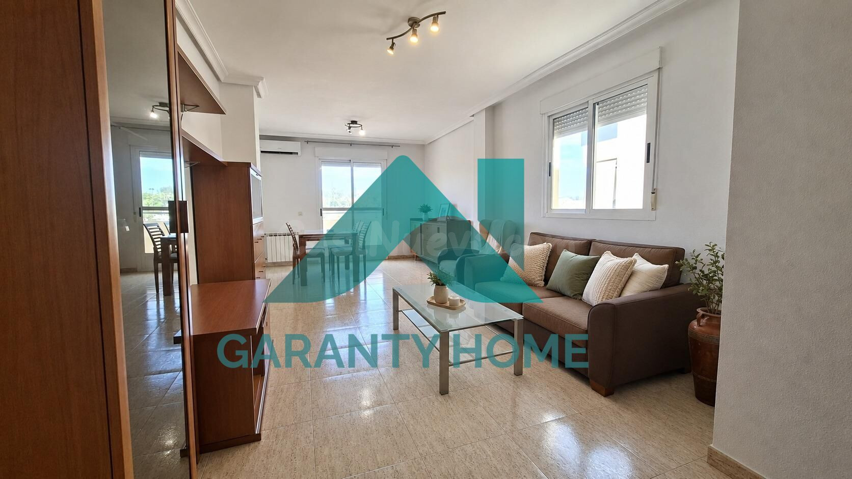 AMPLIO Y LUMINOSO PISO EN VENTA – CASTELLANOS ✨
