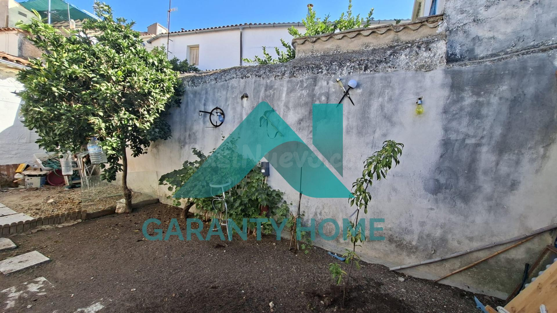 CASA DE DOS PLANTAS EN VENTA – CENTRO DE ARROYO DE LA LUZ ✨