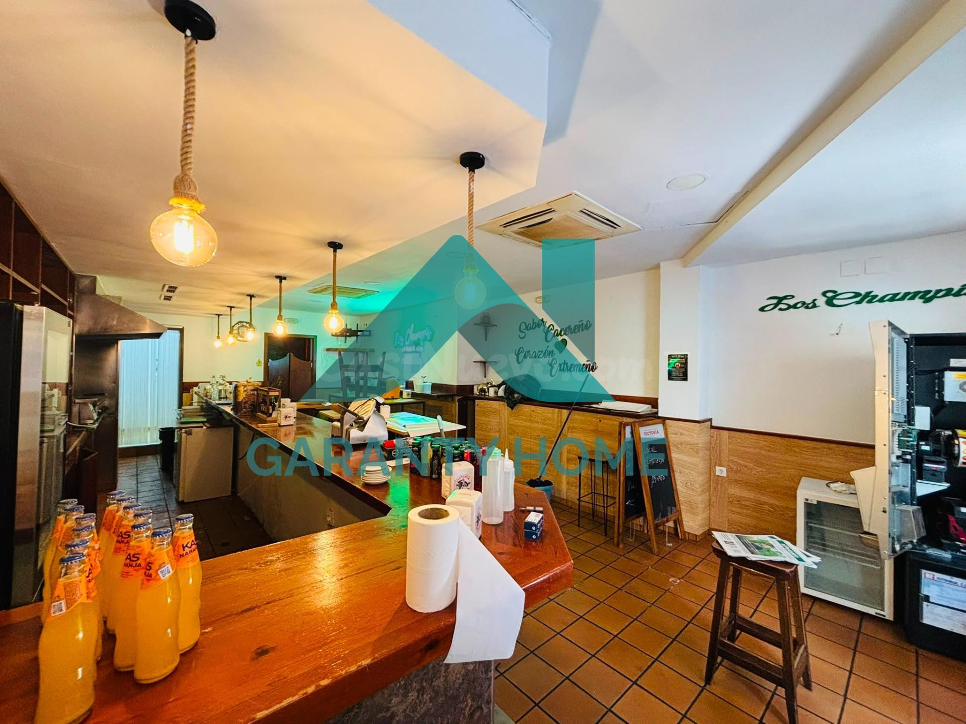 ¡SE ALQUILA BAR EN ZONA CÁNOVAS! - foto 3
