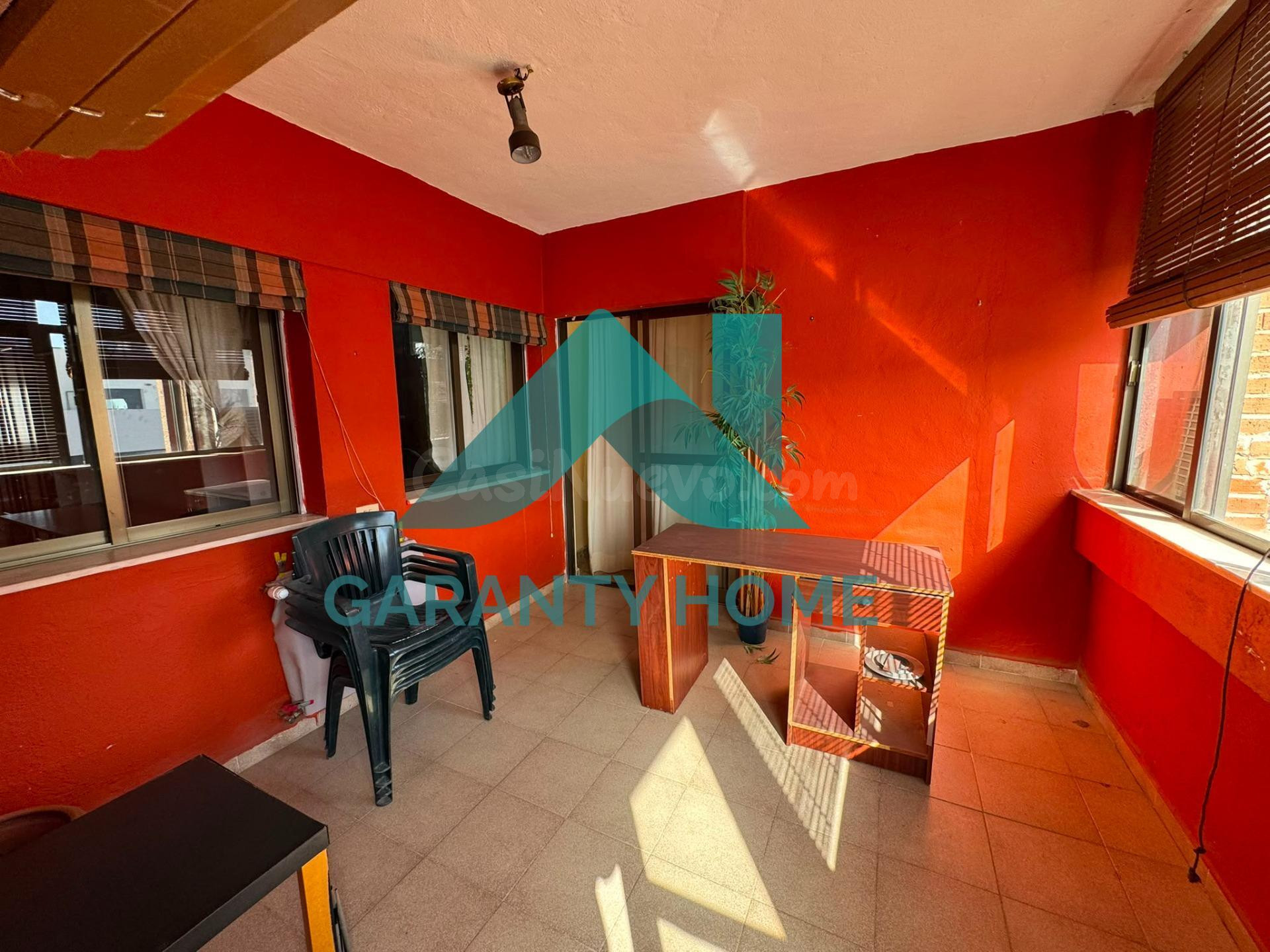 ¡SE ALQUILA PISO PARA ESTUDIANTES CERCA DE LA CRUZ! - foto 3