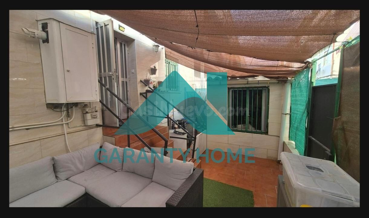 ¡SE VENDE PISO EN PLANTA BAJA CON PATIO!