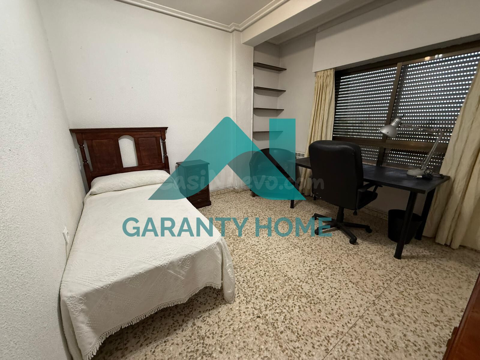 ¡SE ALQUILA PISO ZONA HERNÁN CORTÉS! - foto 4