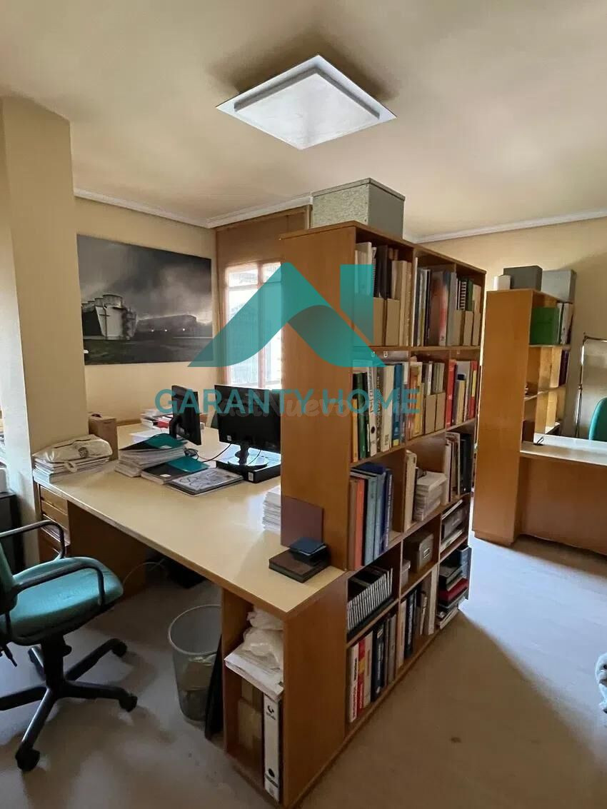 OFICINA / DESPACHO PROFESIONAL EN PLENO CENTRO DE CÁCERES ✨ - foto 3