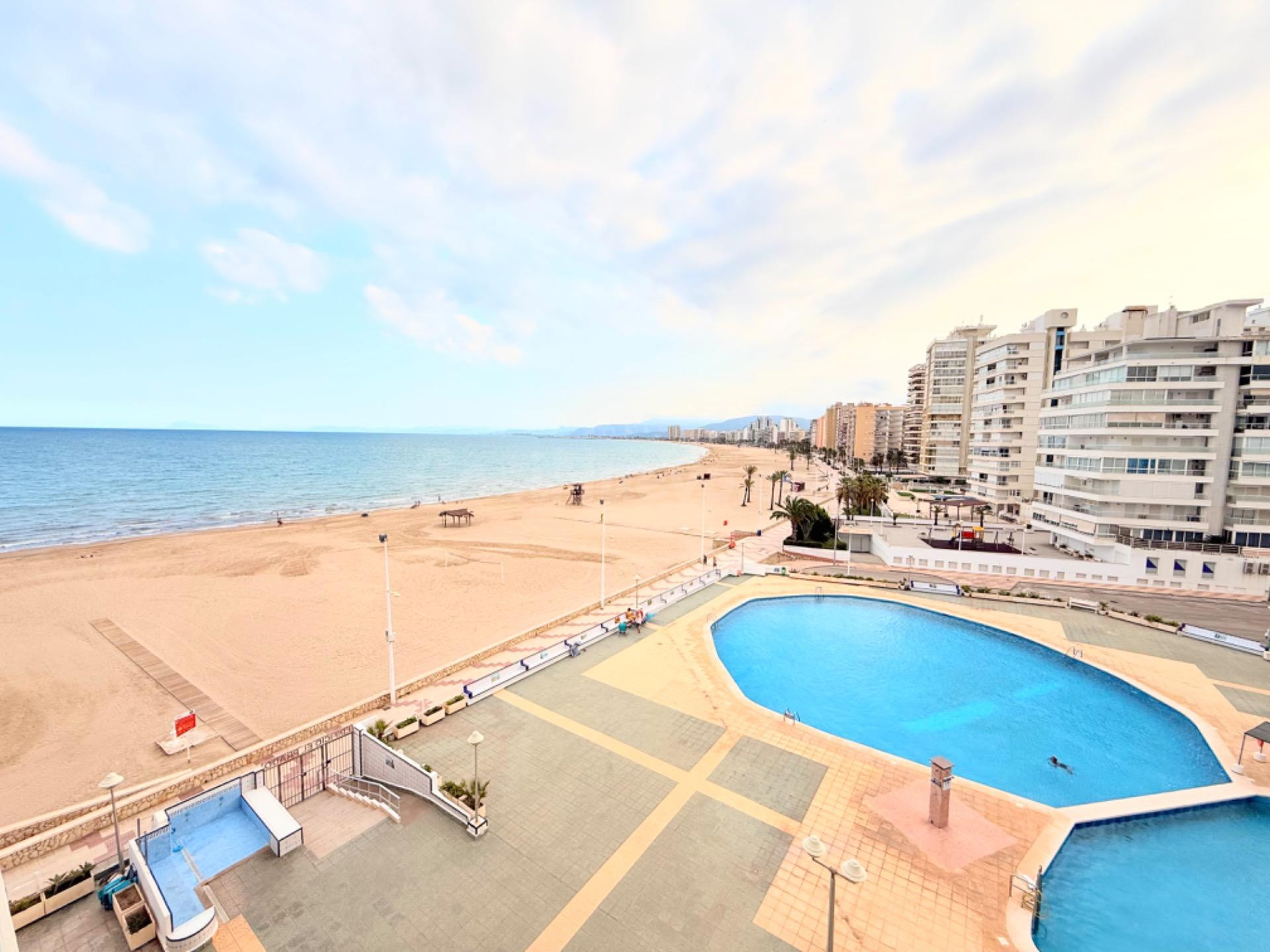 APARTAMENTO EN 1ª LINEA DE MAR CON PISCINA - foto 4