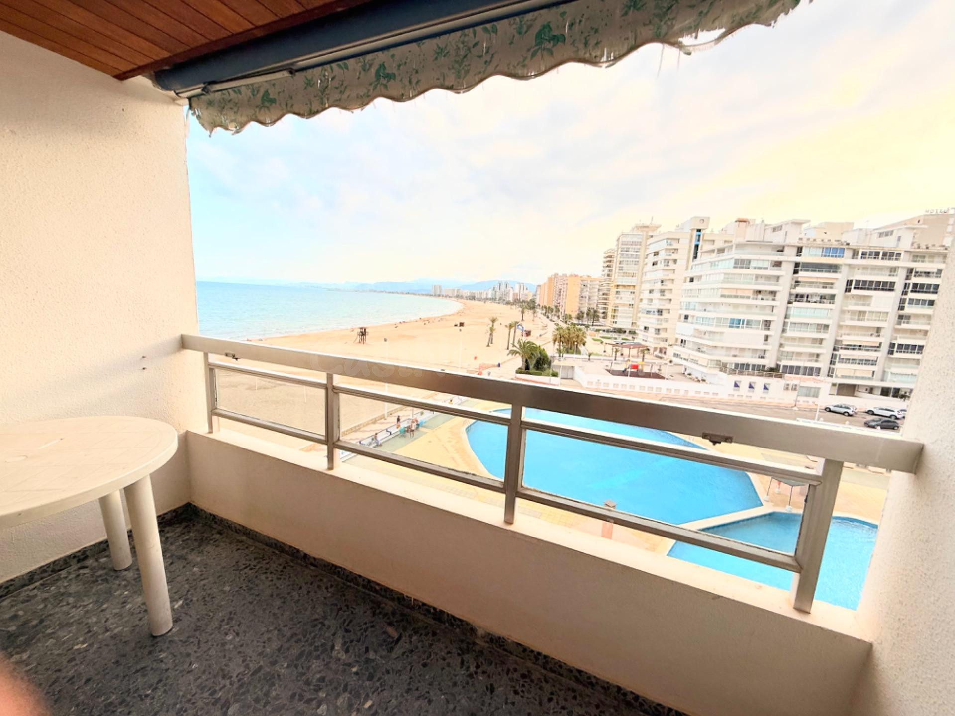 APARTAMENTO EN 1ª LINEA DE MAR CON PISCINA - foto 5