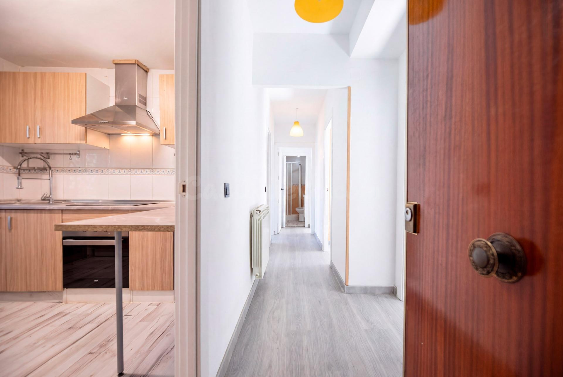 Piso de 3 dormitorios con terraza, garaje, trastero y piscina