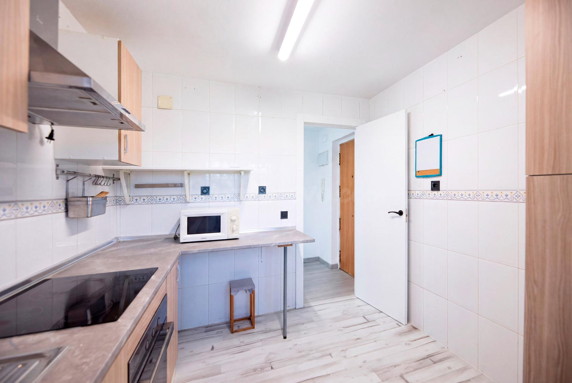 Piso de 3 dormitorios con terraza, garaje, trastero y piscin - foto 4