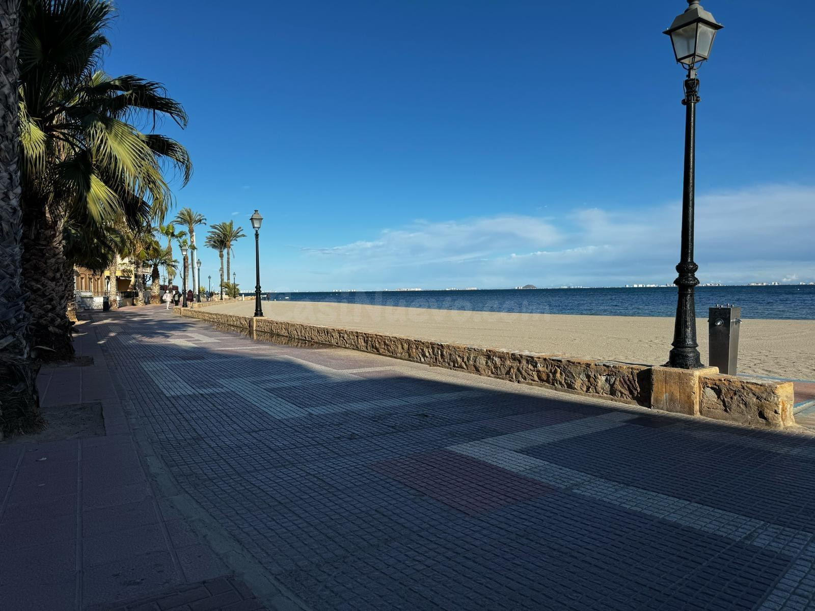 CASA EN LOS ALCAZARES