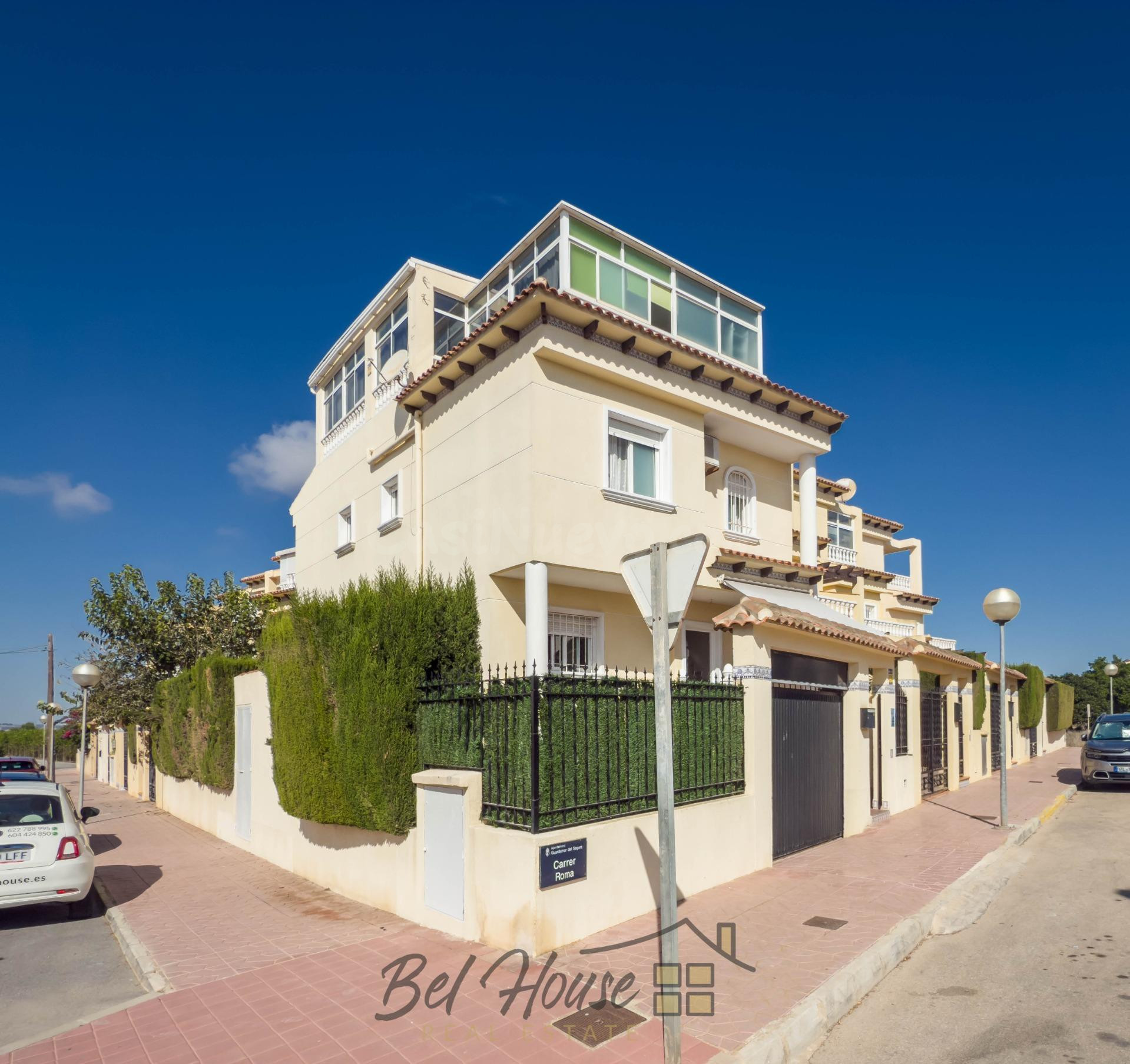 Exclusivo Chalet en Guardamar del Segura con Piscina comunit